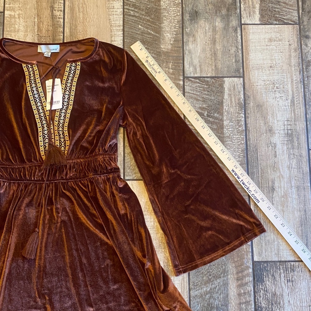 Luukse velvet boho dress in rust brown Velvet Dress with Embroidered Detail ๐ - Picture 7 of 11